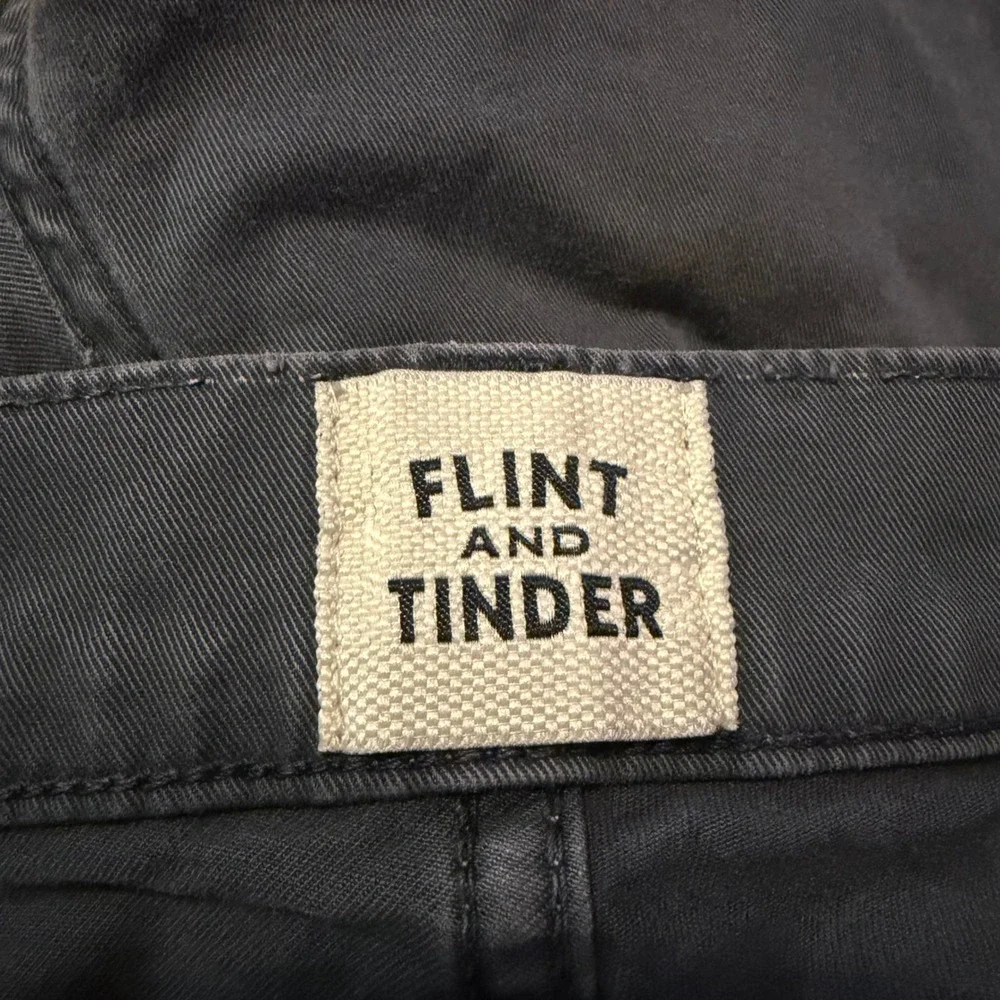 Flint and Tinder 365 Slim Fit Pants Mens 33x32 Dark Charcoal Gray Twill Chino